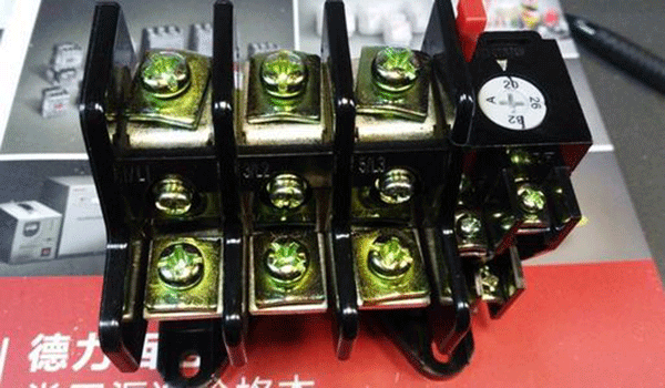 如何正確選擇三相異步電動機保護用熱繼電器？